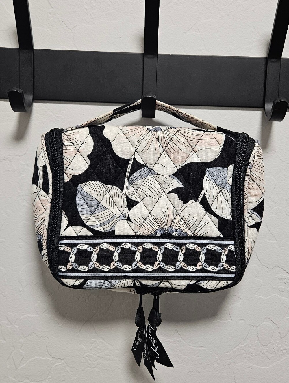Vera Bradley Hanging Travel Organizer Toiletry Bag Fold Out